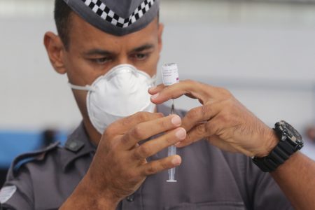 vacina covid policiais brasil 3