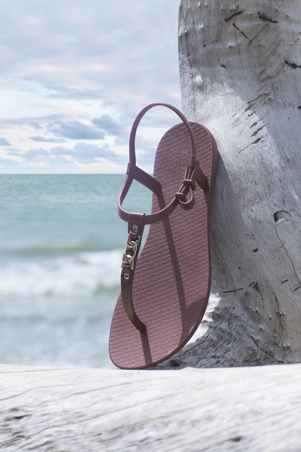 Chinelo da linha BriZZa, da Arezzo