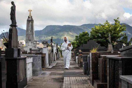 Adriana Barbosa da Silva, acolhedora do Crematório e Cemitério da Penitência no Caju, no Rio