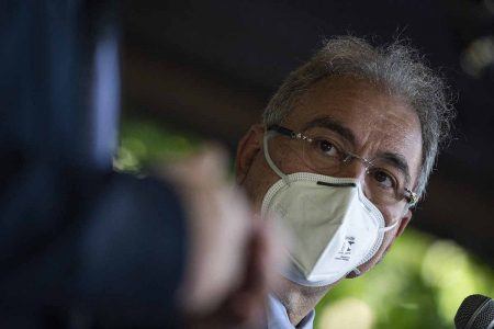 Queiroga admite problema com 2ª dose e deve rever regra para estados