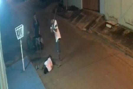 goias homem é espancado e esfaqueado ate a morte no meio da rua