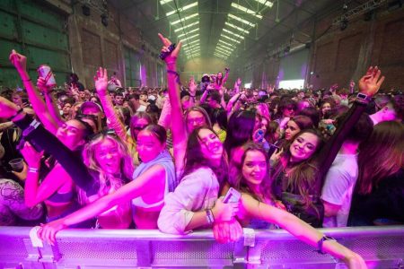 Rave reúne 3 mil pessoas em Liverpool1 (1)