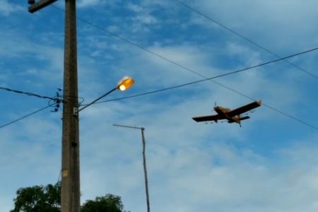 Avião que teria jogado agrotóxico