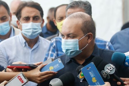 Ibaneis inaugura hospital de campanha no Gama