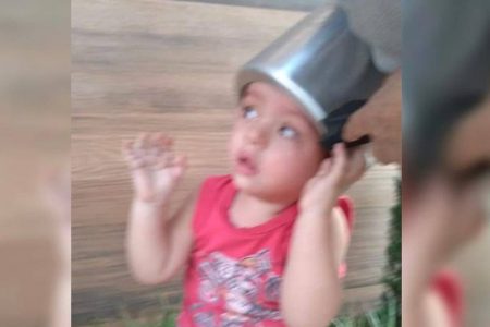 criança de 2 anos prende cabeça na panela de pressão em anápolis