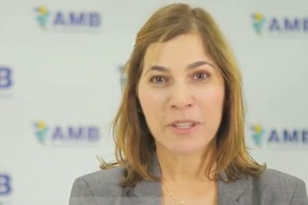 Secretária do Ministério da Saúde Mayra Pinheiro, que tem sido chamada de "Capitã Cloroquina"