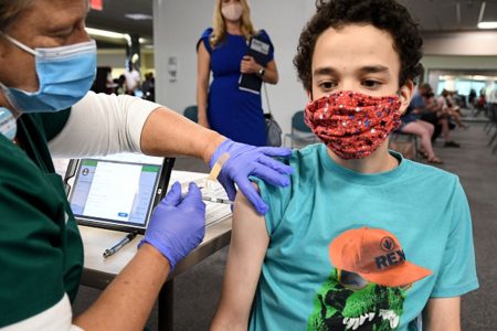 EUA vacina crianças de 12 a 15 anos