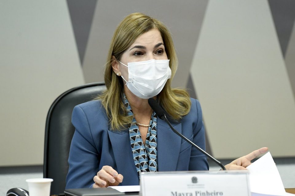 Mayra Pinheiro