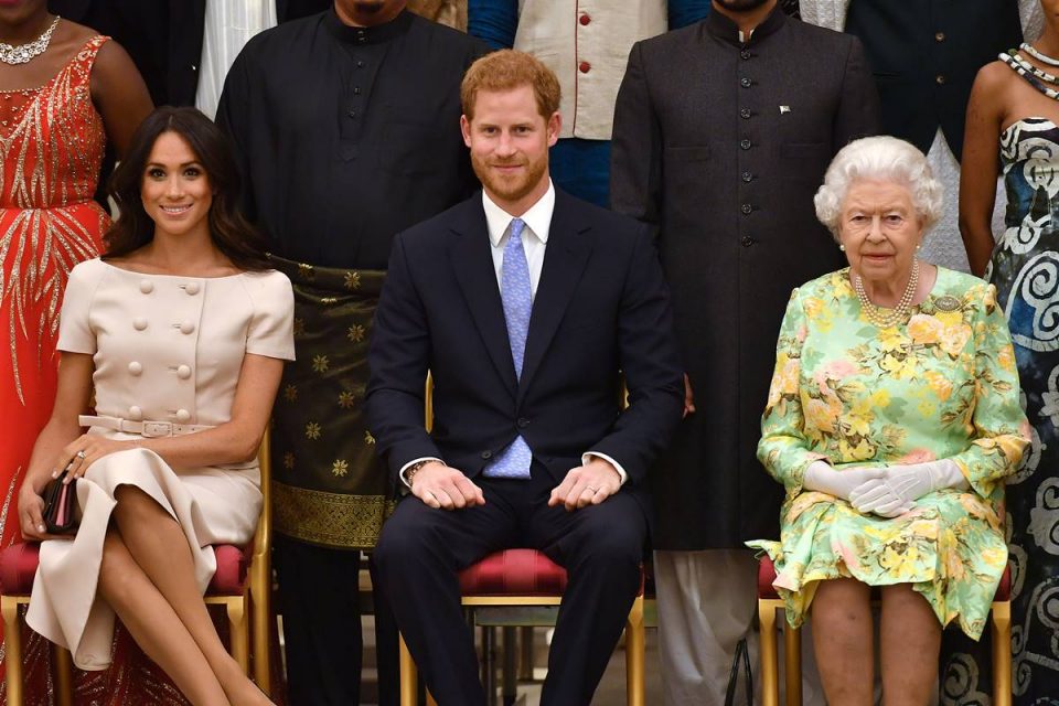 Meghan Markle, príncipe Harry e rainha Elizabeth II