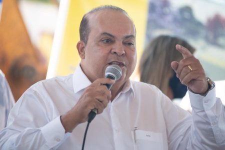 Ibaneis assina ordem de serviço da requalificação da Av. Hélio Prates