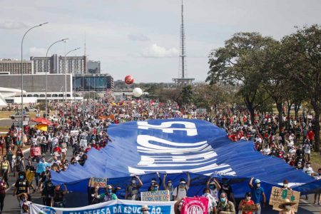 Manifestação pedindo a saída do presidente Jair Bolsonaro da Presidência da República em brasília 9