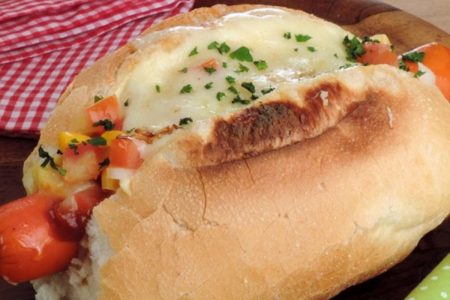 Cachorro quente gratinado