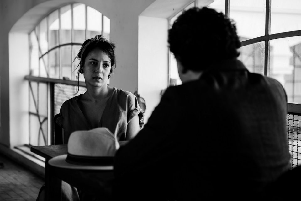 Andréia Horta vira prostituta na série Colônia