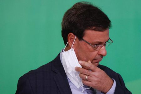 O ministro do Turismo, Gilson Machado Neto, ao lado do presidente Jair Bolsonaro , durante apresentação das ações para desburocratização e atração de investimentos para setor de turismo 2