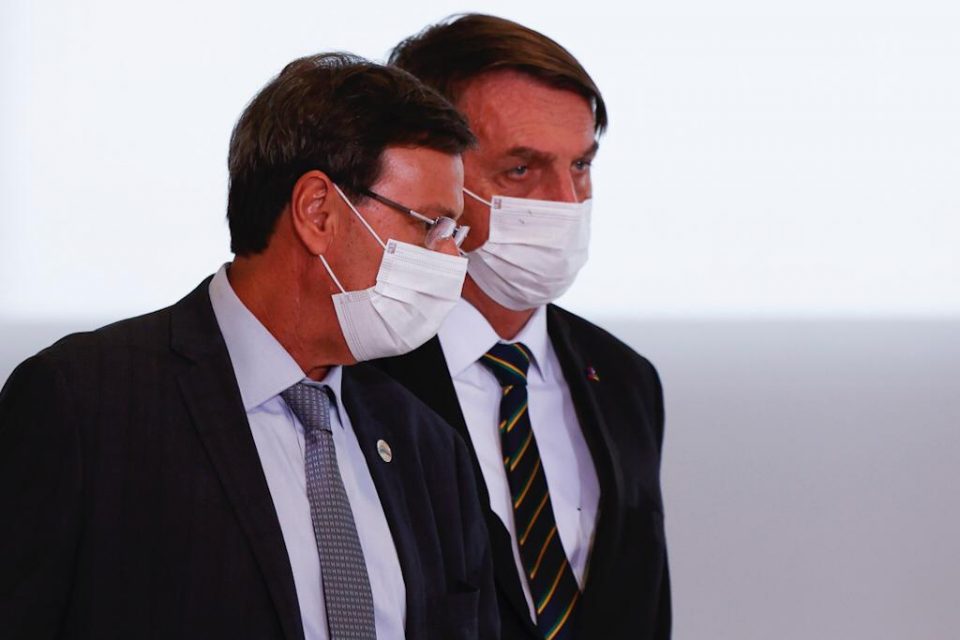 O ministro do Turismo, Gilson Machado Neto, ao lado do presidente Jair Bolsonaro , durante apresentação das ações para desburocratização e atração de investimentos para setor de turismo 3