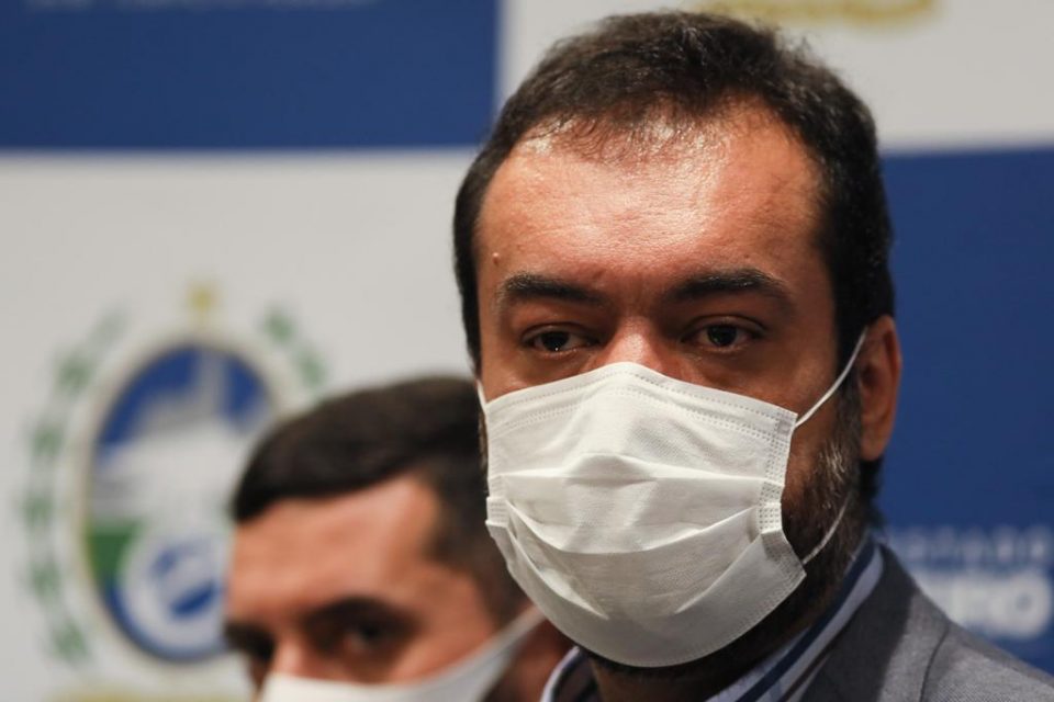 Governador Cláudio Castro e os 28 prefeitos dos municípios que estão na concessão dos serviços de saneamento.