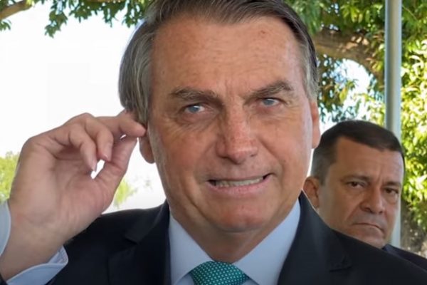 bolsonaro no cercadinho