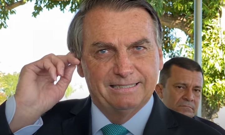 bolsonaro no cercadinho