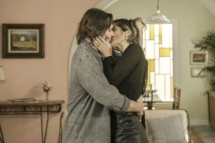 Helena (Flávia Alessandra) e Mário (Murilo Rosa) em Salve-se Quem Puder