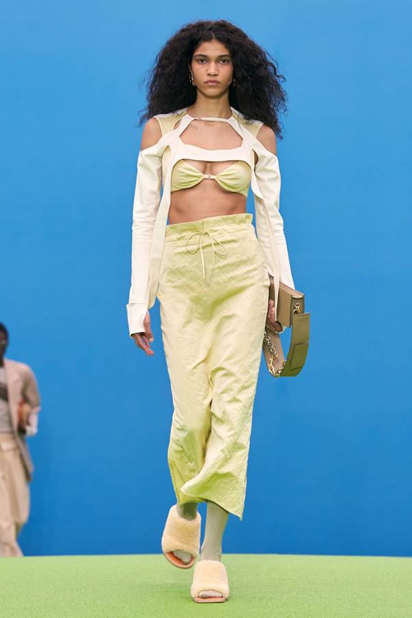 Look da coleção La Montagne, da Jacquemus