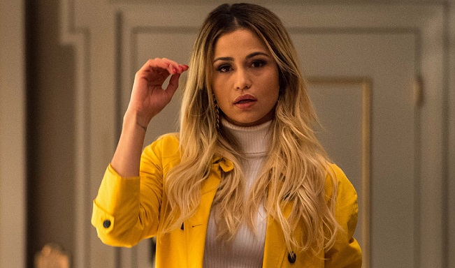 Nanda Costa é Sandra Helena em Pega Pega
