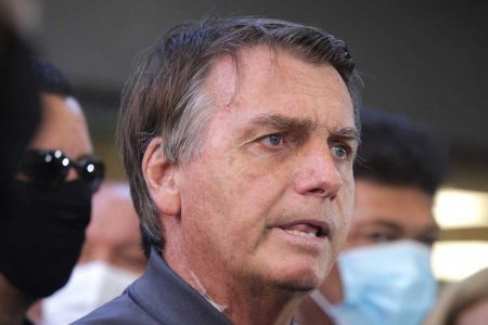Após quatro dias internado, Bolsonaro deixa hospital em São Paulo