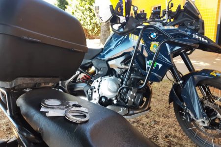 Homem tenta furtar a própria moto, depois que ela foi apreendida pela PRF