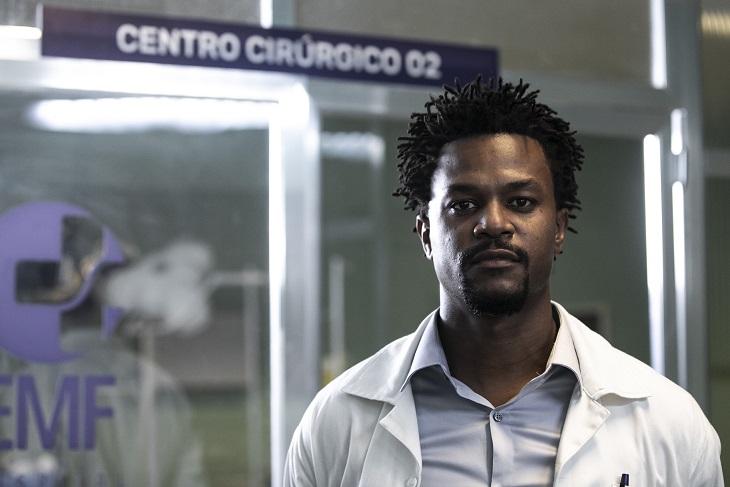 David Junior é Doutor Mauro em Sob Pressão