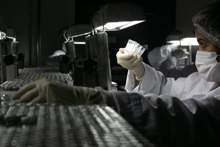 Centro de produção da vacina Coronavac no Instituto Butantan em SP