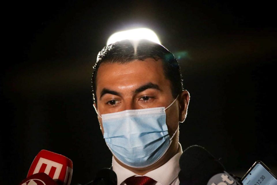 Deputado Luis Miranda, do DEM do Distrito Federal, durante coletiva após depor na sede da Polícia Federal, em Brasília 2