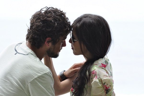 Rodrigo (Rafael Cardoso) e Manuela (Marjorie Estiano) em A Vida da Gente