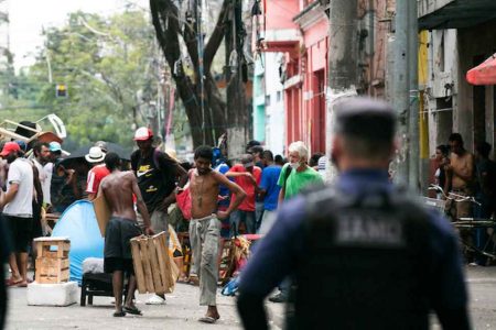 Montagem de barracas e tendas voltou a ser proibida na cracolândia