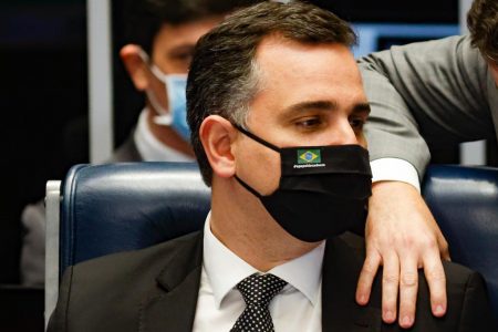 Na presidência o senador Rodrigo Pacheco Senado Federal no final da votação da PL 2.108:2021, que revoga Lei de Segurança Nacional 3