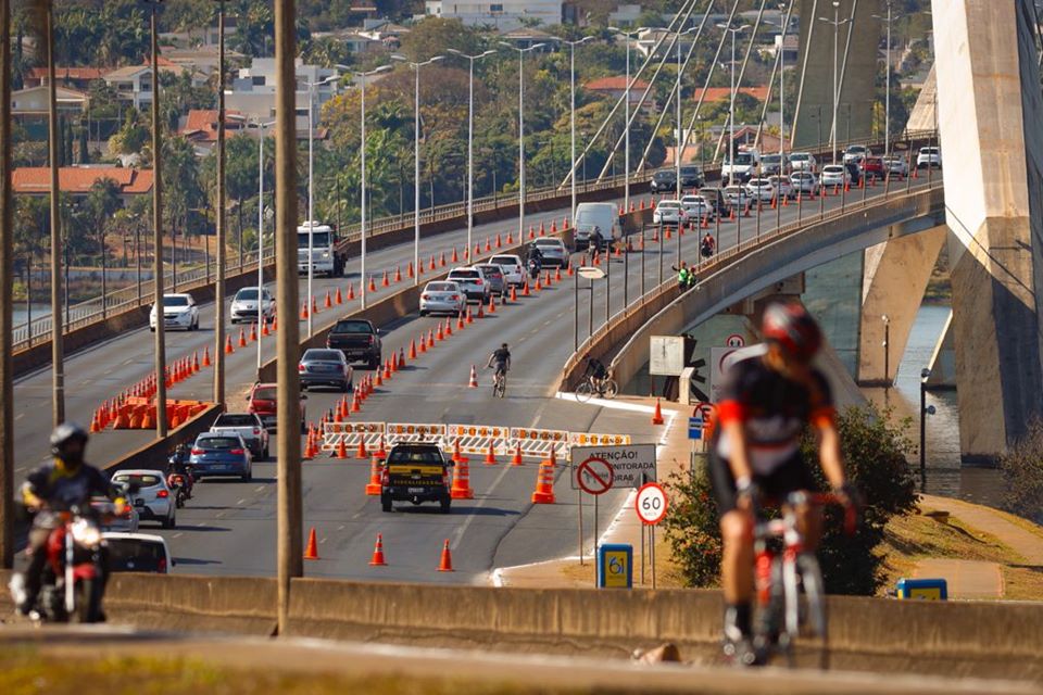 Trânsito na Ponte JK