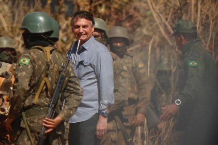 Demonstração operativa dos fuzileiros navais da operação Formosa durante agenda do presidente bolsonaro 19