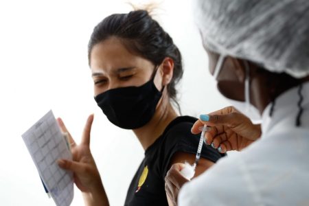 vacinação de maiores de 18 anos em aparecida de goiÂnia, goiás
