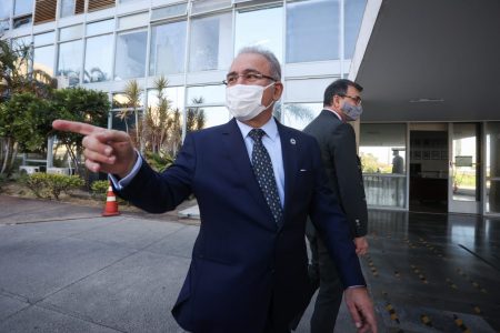 Ministro da Saúde, Marcelo Queiroga e o ministro de Relações Exteriores, Carlos França, falam com a imprensa após reunião no palácio do Itamaraty 5
