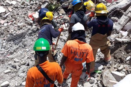 Trabalho de resgate no Haiti