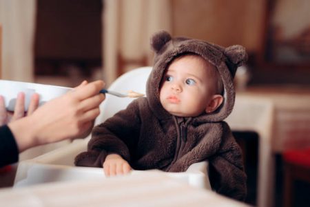 Bebê comendo