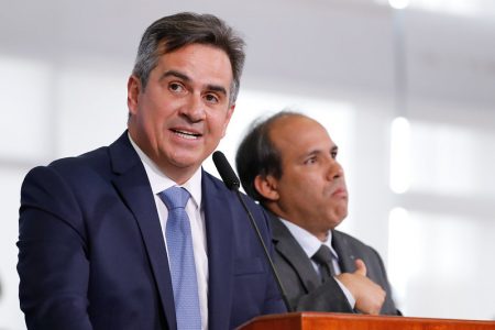 Fotografia colorida de ministro