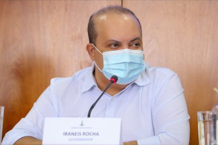 Ibaneis Rocha em coletiva de imprensa