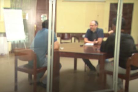 Afegãos falam do medo sobre o Talibã