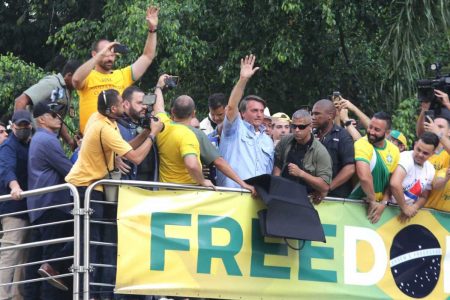 O presidente Jair Bolsonaro (Sem Partido), durante discurso para apoiadores na manifestação contra o STF na Avenida Paulista 4