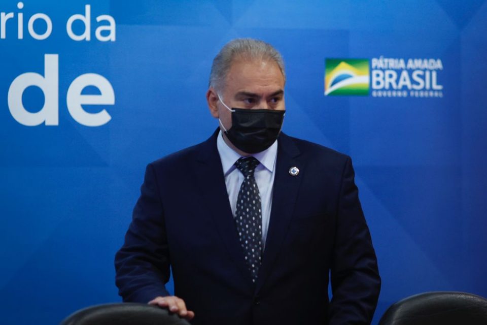 Ministro Marcelo Queiroga fala da suspensao da vacina contra Covid da empresa Pfizer para adolescentes, em coletiva de imprensa no Ministério da Saúde