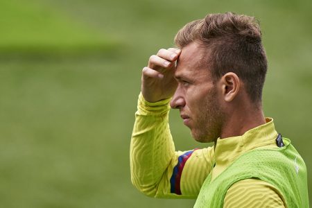 O jogador Arthur Melo durante treino