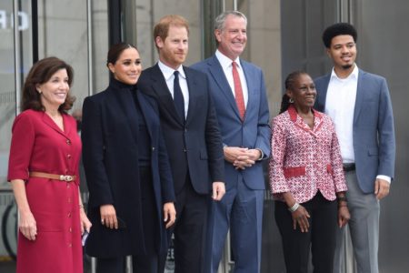 Prefeito de NY, Bill de Blasio, se encontra com príncipe Harry e Meghan Markle