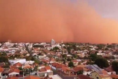 Nuvem de areia atingiu cidades do interior de São Paulo e Minas Gerais