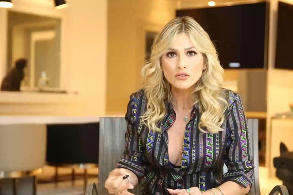 Lívia Andrade em entrevista a Leo Dias