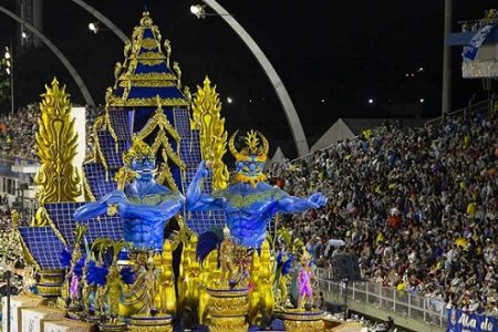 Desfile da escola de samba Águia de Ouro pelo grupo especial do Carnaval 2020, no Sambódromo do Anhembi em São Paulo (SP), no carnaval de 2020
