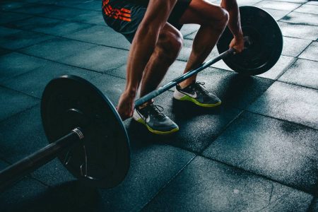 Homem praticando exercício físico